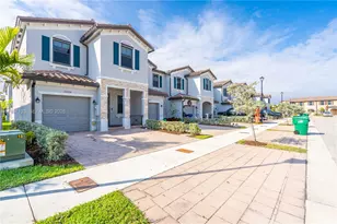 25128 SW 113th Pl, Homestead, FL 33032 - Photo 2