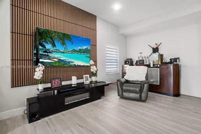 1034 NW 184th Way, Pembroke Pines, FL 33029 - Photo 16