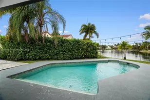1034 NW 184th Way, Pembroke Pines, FL 33029 - Photo 44