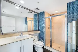 325 S Biscayne Blvd, Miami, FL 33131 - Photo 10