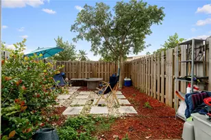 12121 NW 23rd Ct, Miami, FL 33167 - Photo 16