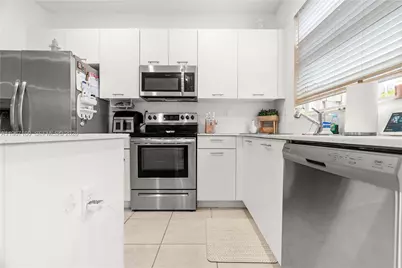 12121 NW 23rd Ct, Miami, FL 33167 - Photo 18