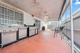 8865 NW 110th St, Hialeah Gardens, FL 33018 - Photo 26