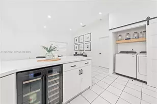 8865 NW 110th St, Hialeah Gardens, FL 33018 - Photo 6