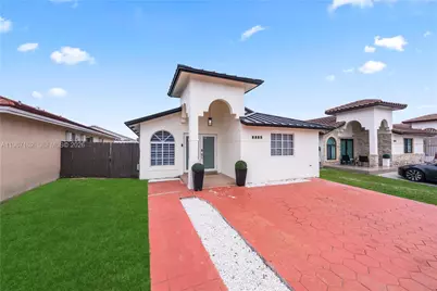 8865 NW 110th St, Hialeah Gardens, FL 33018 - Photo 30