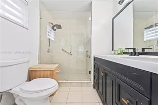 8865 NW 110th St, Hialeah Gardens, FL 33018 - Photo 18