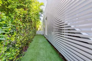 1325 Bay Dr, Miami Beach, FL 33141 - Photo 44