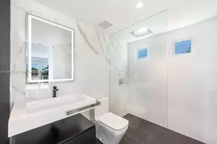 1325 Bay Dr, Miami Beach, FL 33141 - Photo 30