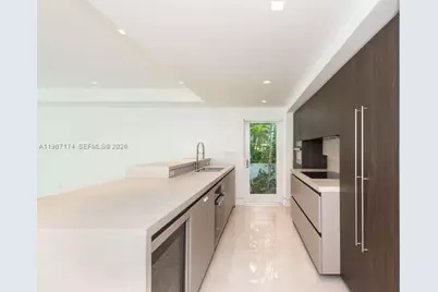 1325 Bay Dr, Miami Beach, FL 33141 - Photo 12