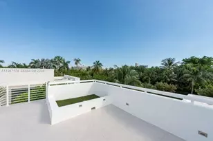 1325 Bay Dr, Miami Beach, FL 33141 - Photo 42