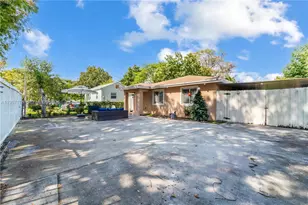 1371 NW 59th St, Miami, FL 33142 - Photo 30