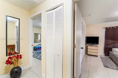 1371 NW 59th St, Miami, FL 33142 - Photo 14
