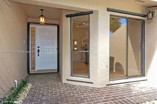 6720 Canary Palm Cir, Boca Raton, FL 33433 - Photo 2