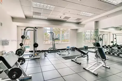 1200 Brickell Bay Dr #3923, Miami, FL 33131 - Photo 16