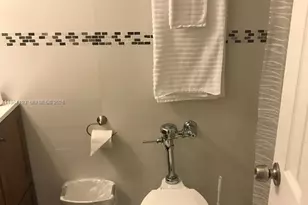 26 Diplomat Parkway, Hallandale Beach, FL 33009 - Photo 6