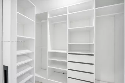 910 W 47th Ct, Miami Beach, FL 33140 - Photo 20