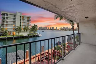 2689 NE 165th St, North Miami Beach, FL 33160 - Photo 4