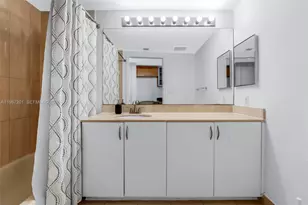 1750 N Bayshore Dr, Miami, FL 33132 - Photo 18