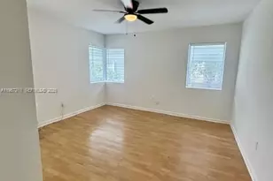 1027 Euclid Ave, Miami Beach, FL 33139 - Photo 2