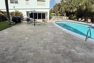 700 NE 14th Ave, Hallandale Beach, FL 33009 - Photo 20