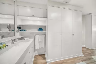 736 W 51 St, Miami Beach, FL 33140 - Photo 12