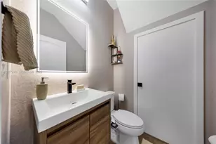 2454 Primrose Pl, Oakland Park, FL 33309 - Photo 18