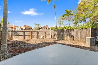 6502 SW 114th Ave, Miami, FL 33173 - Photo 12