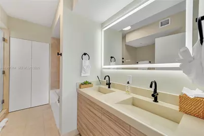 [Address not provided], Miami Beach, FL 33141 - Photo 2