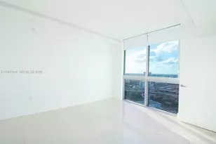 92 SW 3rd St, Miami, FL 33130 - Photo 4