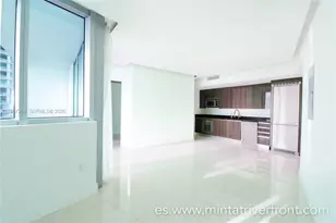 92 SW 3rd St, Miami, FL 33130 - Photo 2