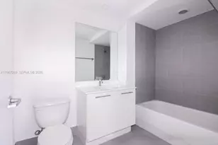 92 SW 3rd St, Miami, FL 33130 - Photo 6
