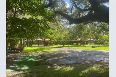 1760 NE 144th St, Miami, FL 33181 - Photo 22