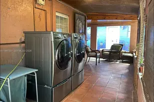 1760 NE 144th St, Miami, FL 33181 - Photo 28