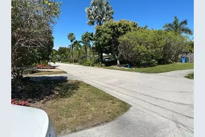 4321 NE 15th Ter, Oakland Park, FL 33334 - Photo 6