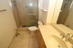 1800 NE 114th St, Miami, FL 33181 - Photo 22