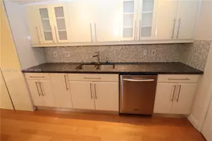1800 NE 114th St, Miami, FL 33181 - Photo 10