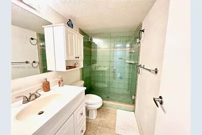 800 Parkview Dr #1007, Hallandale Beach, FL 33009 - Photo 6