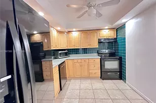 800 Parkview Dr, Hallandale Beach, FL 33009 - Photo 4