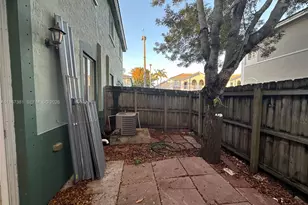 2615 SE 15th Pl, Homestead, FL 33035 - Photo 10