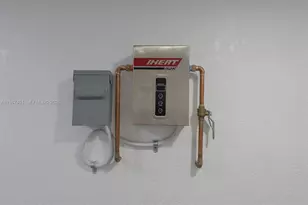 2600 NW 108th St, Miami, FL 33167 - Photo 24