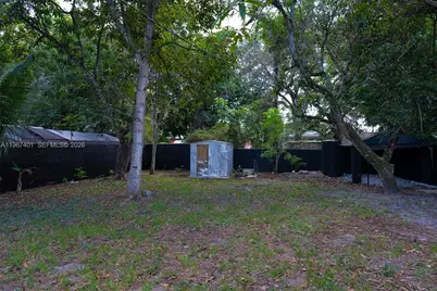 2600 NW 108th St, Miami, FL 33167 - Photo 38