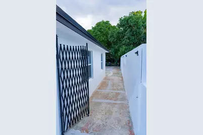 2600 NW 108th St, Miami, FL 33167 - Photo 36