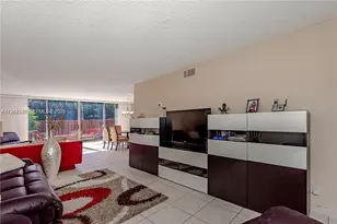 2304 NE 7th St, Hallandale Beach, FL 33009 - Photo 2
