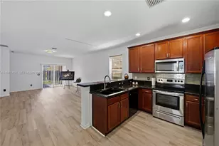 9406 Windrift Cir, Fort Pierce, FL 34945 - Photo 10