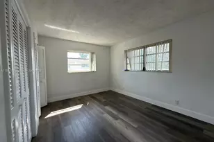 1120 NE 10th St, Hallandale Beach, FL 33009 - Photo 2