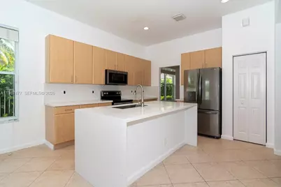 1833 Harbor View Cir #1833, Weston, FL 33327 - Photo 18