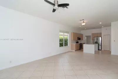 1833 Harbor View Cir #1833, Weston, FL 33327 - Photo 16