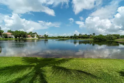 1833 Harbor View Cir #1833, Weston, FL 33327 - Photo 14