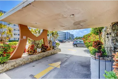 301 NE 14th Ave #702, Hallandale Beach, FL 33009 - Photo 4