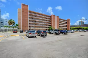 301 NE 14th Ave, Hallandale Beach, FL 33009 - Photo 22